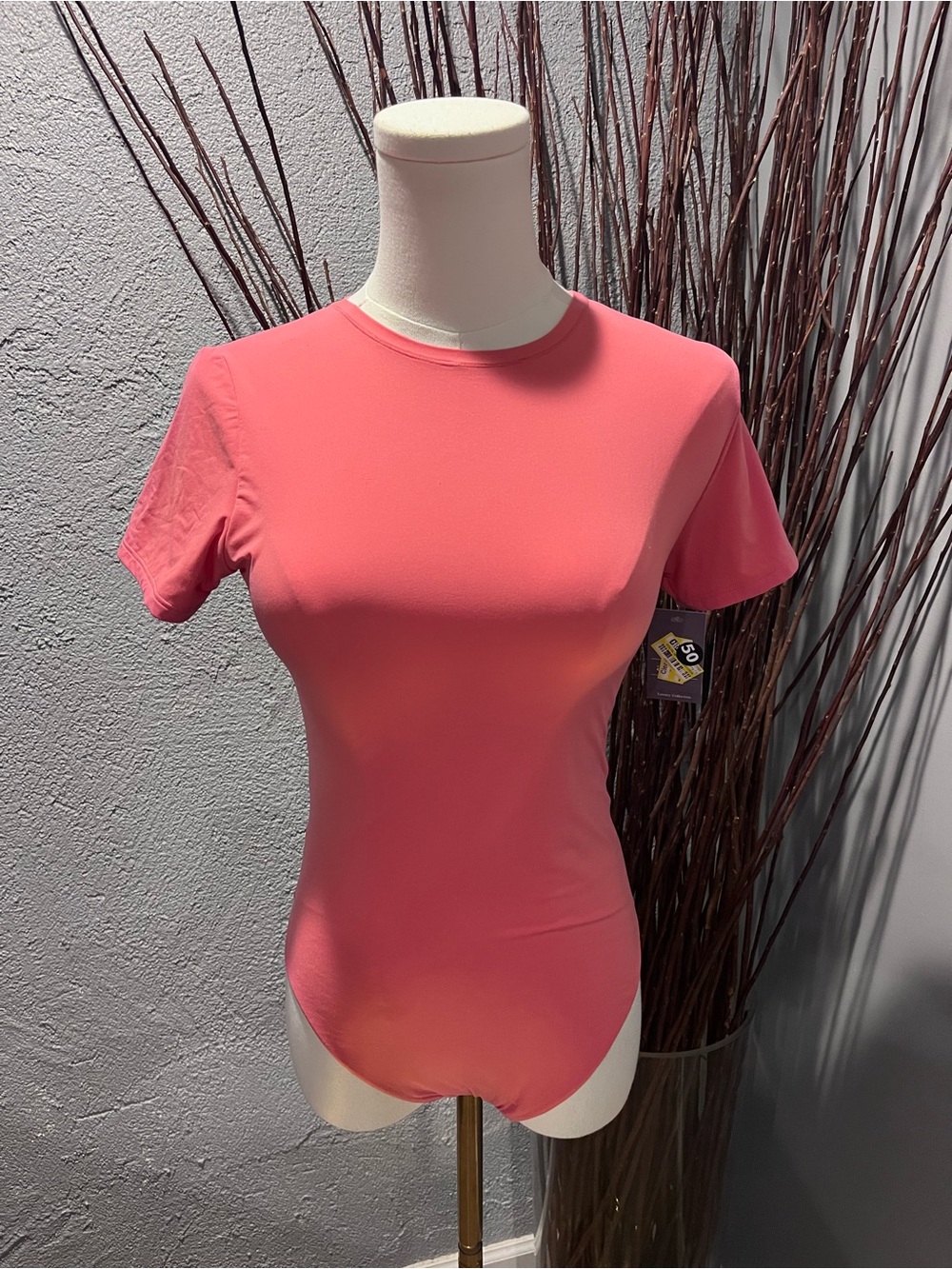 🌸NWT AUDEN CORAL SHORT SLEEVE BODYSUIT SIZE MEDIUM🌸